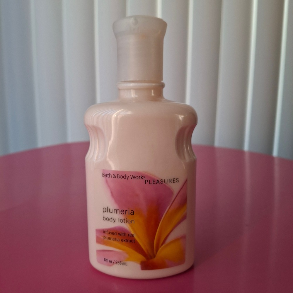 Bath & Body Works Pleasures PLUMERIA Body Lotion Vintage 8 oz